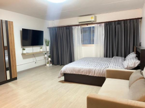 T12 Popular Condo By hunnity 2